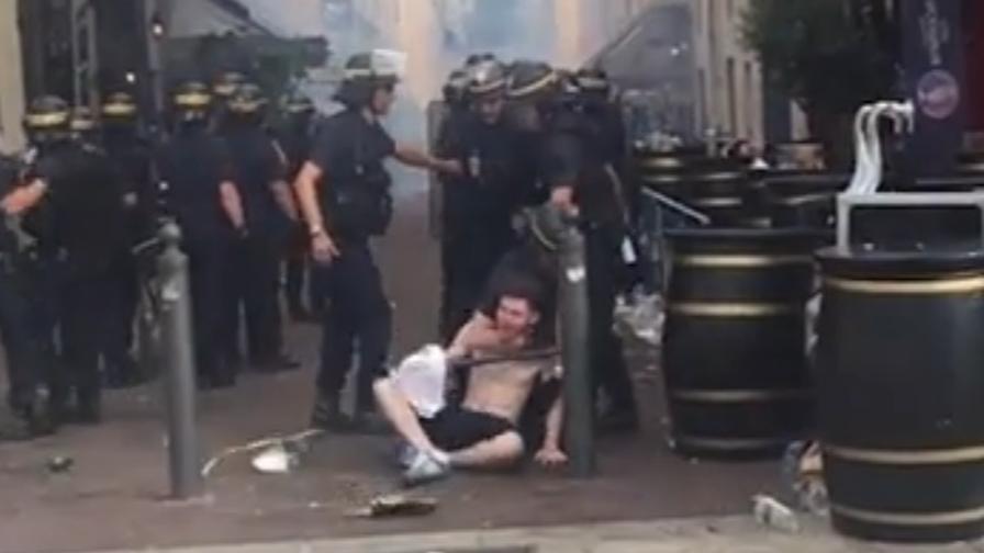 Euro 2016. E război la Marsilia! Poliția a intervenit cu gaze lacrimogene și a operat arestări / GALERIE FOTO și VIDEO