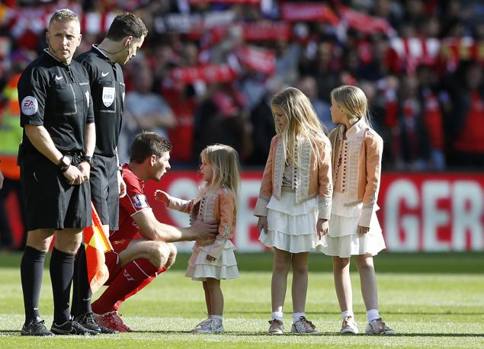 Momente emoționante la retragerea lui Steven Gerrard! / GALERIE FOTO