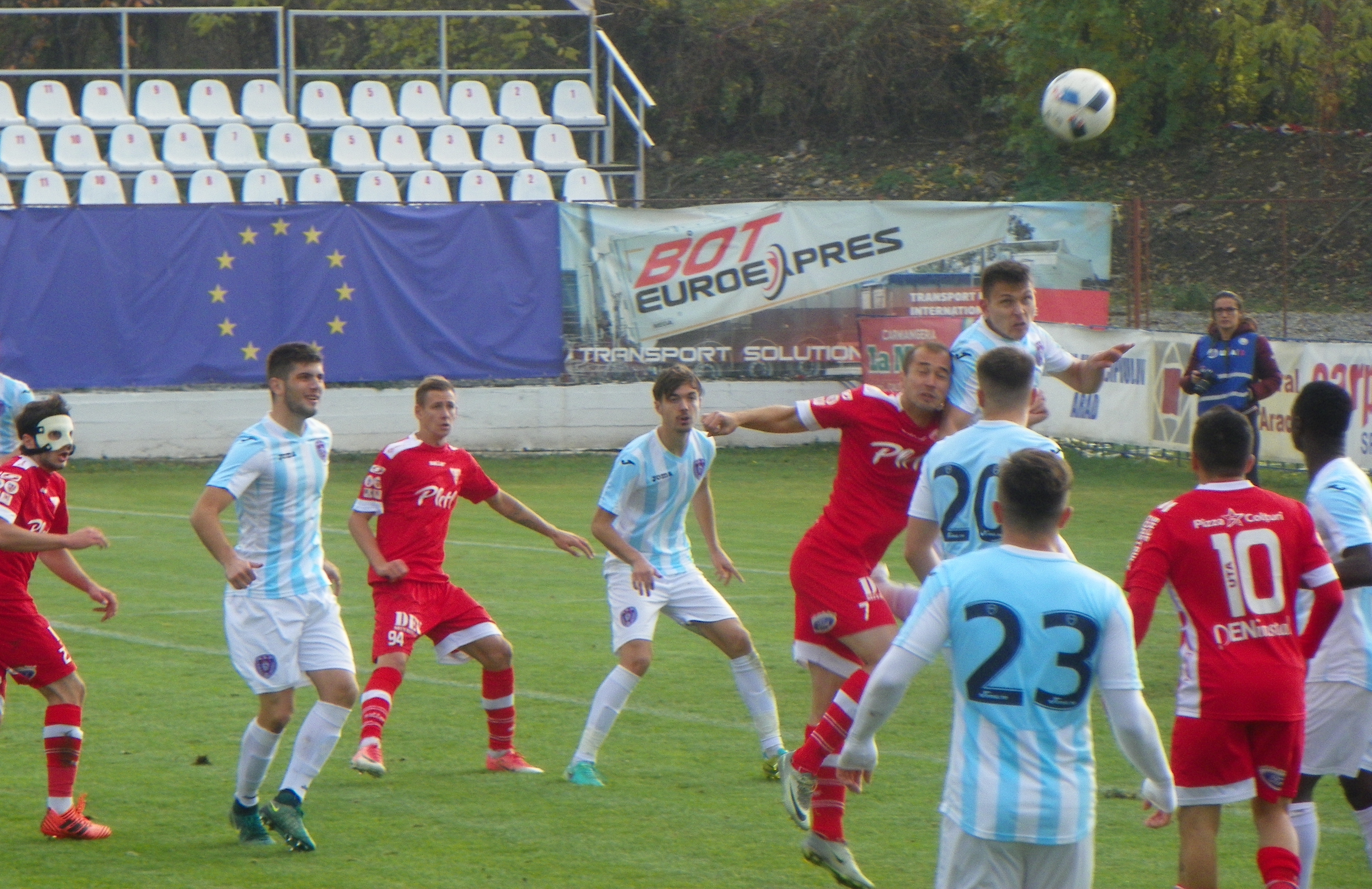 Liga a 2-a. Revoluție la UTA. Grahovac a fost dat afară. Ciucă, Buleică și Strătilă - trimiși la echipa a doua. Arădenii, umiliți acasă. Rezultatele etapei a 17-a