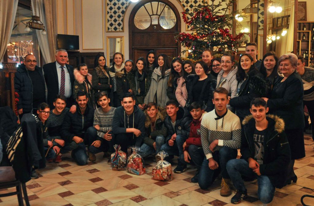 REPORTAJ: Sretan Božić! Badnjakul a arătat un an roditor pentru sârbii care celebrează Crăciunul pe rit vechi| FOTO&VIDEO