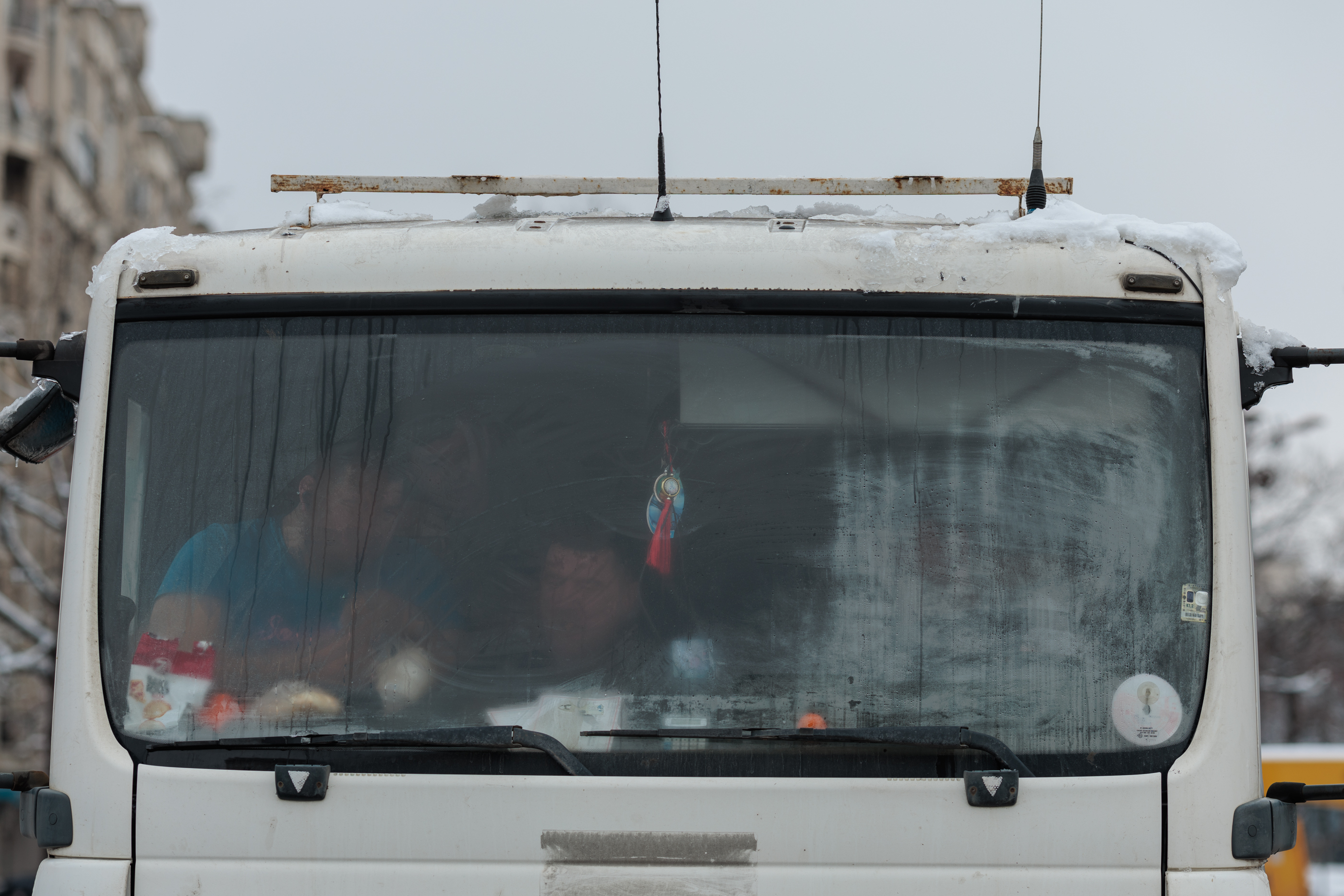 REPORTAJ. Ce nu s-a văzut la TV de la adevăratul protest al transportatorilor și fermierilor: „Ne învățăm copiii să plece în altă parte. Nu putem să-i condamnăm la sărăcie”
