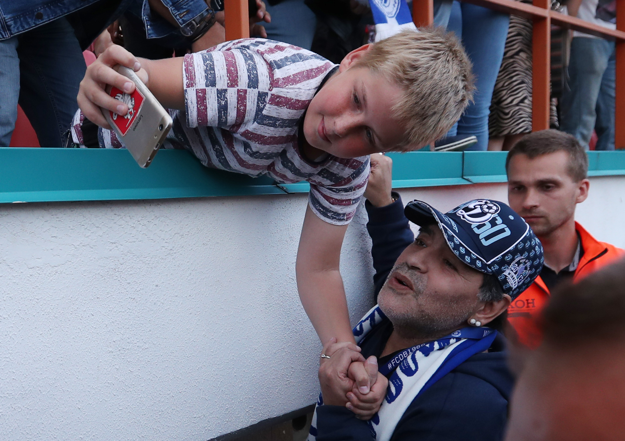 Maradona a ajuns la Brest. Fostul mare fotbalist argentinian a preluat preşedinţia clubului bielorus / GALERIE FOTO