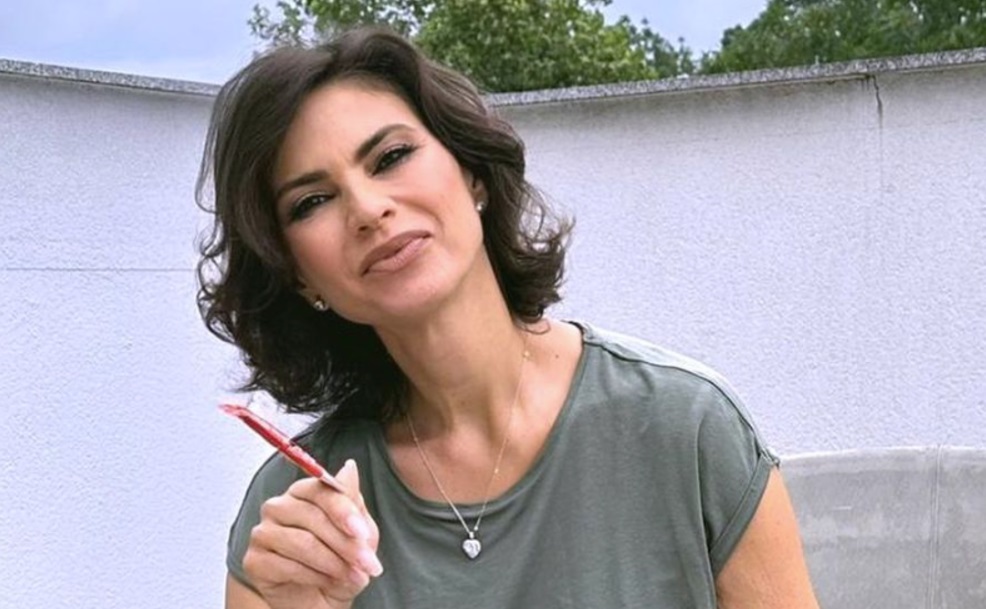 Ramona Bădescu a spus ce tip de bărbați îi plac și ce surprize îi face seara logodnicului ei: „Ador să iubesc”