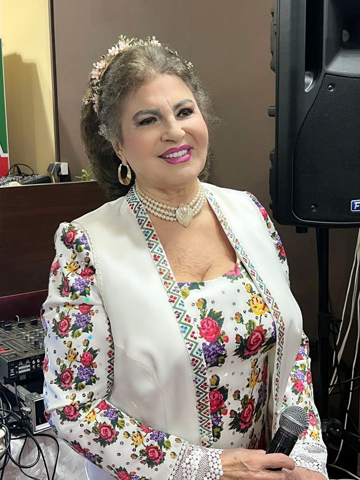 Cum arată Irina Loghin în costum de baie la 84 de ani. Artista de muzică populară e în vacanță alături de Ciprian Cernea, fiul ei