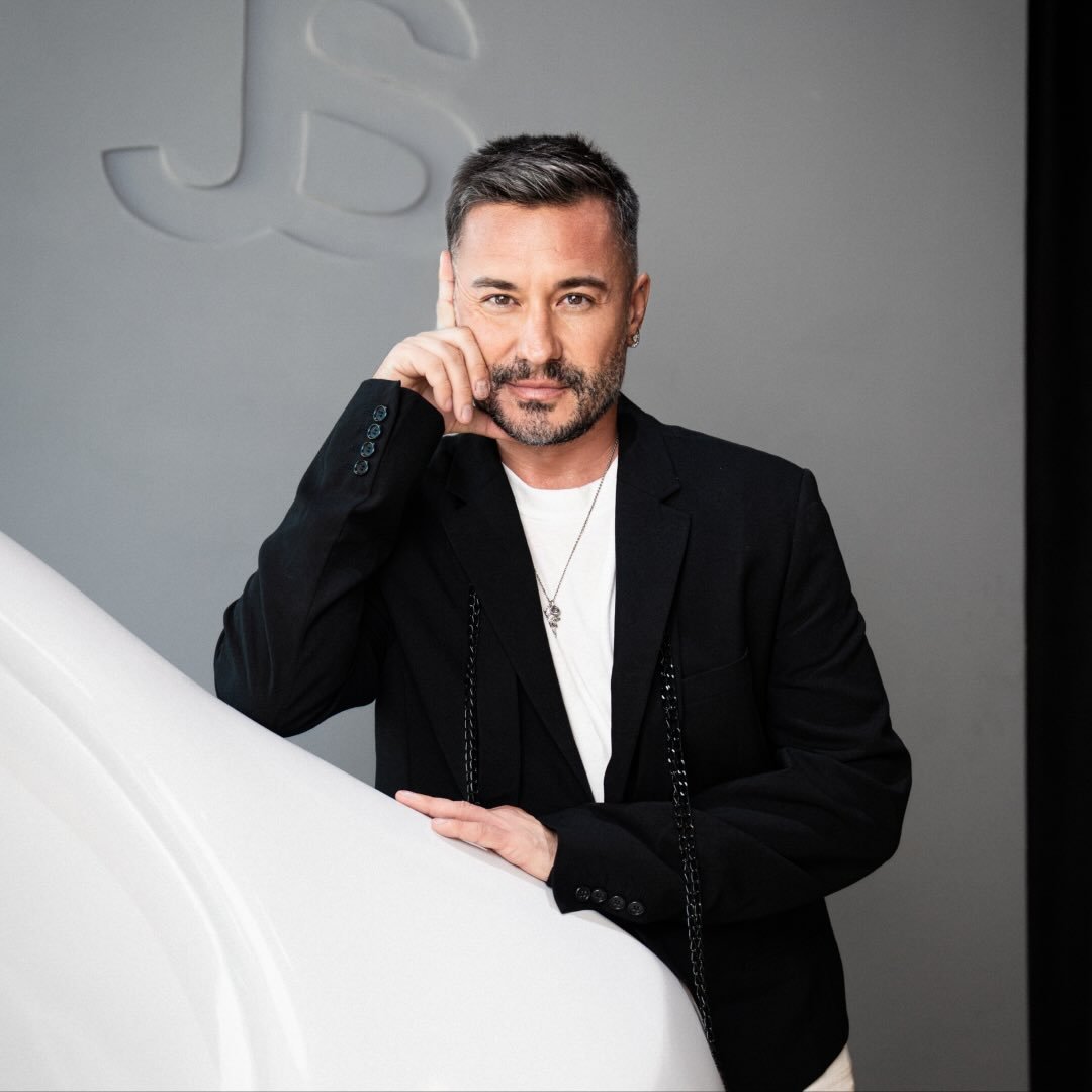 Hairstilistul Adrian Perjovschi, despre cum să ne vopsim corect părul: „Cu ce culoare naturală ne naștem, aia ne vine cel mai bine”