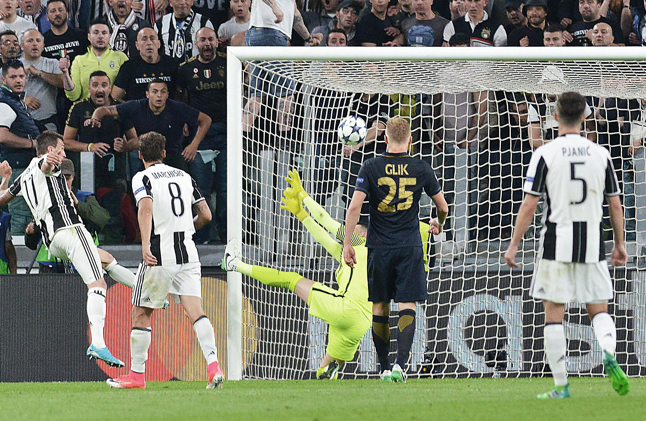 Juventus - AS Monaco 2-1. Semifinală, retur, Champions League. Italienii, în marş spre trofeu. Glik, intrare criminală / FOTO & VIDEO