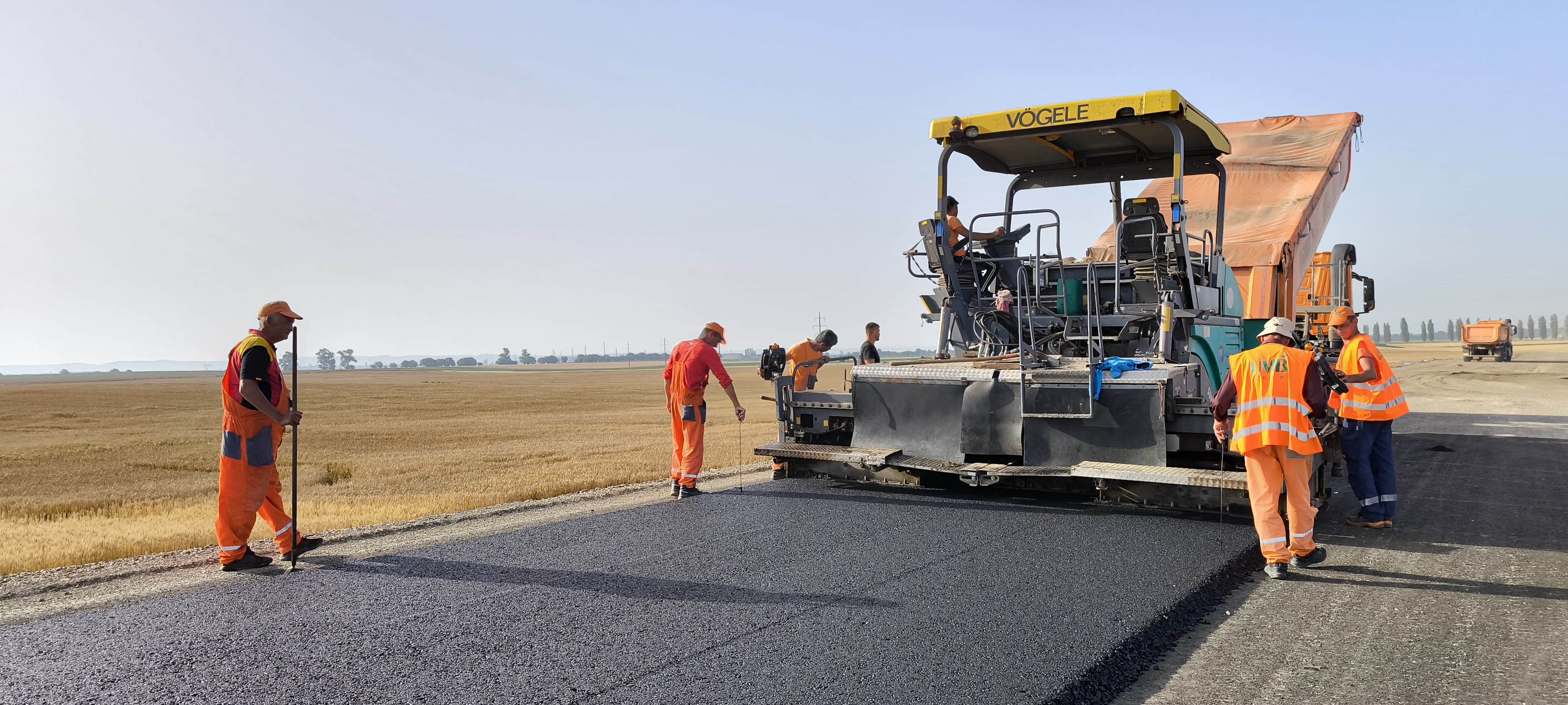 Stadiul lucrărilor la autostrăzile Moldovei. A7 ține pesimiștii în șah: „N-am văzut un utilaj pe dreapta, deși era sâmbătă”. Coșmarul birocratic de la A8