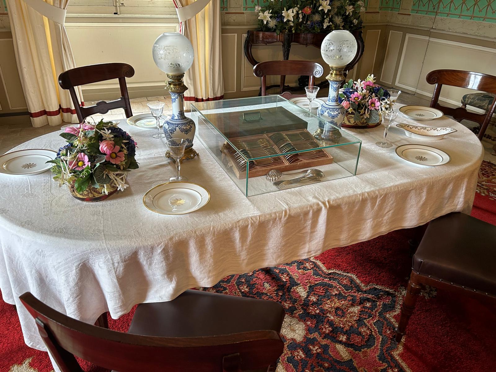 Ce muzee să vezi în Franța. De la Vagonul Armistițiului la casa natală a lui De Gaulle și Maison Léonie a lui Proust, de la Château de Saché Balzac la nuga și Nationale 7. Plus Amboise, câteva plaje și un munte