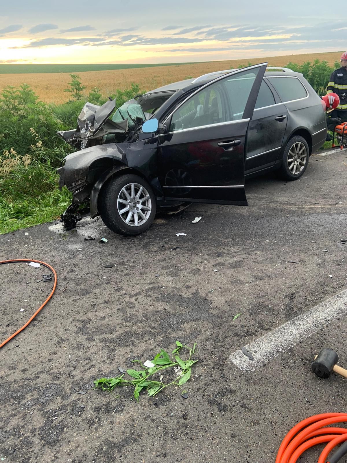 Tânără de 19 ani, moartă într-un accident rutier în Neamț. Alți doi tineri au fost răniți