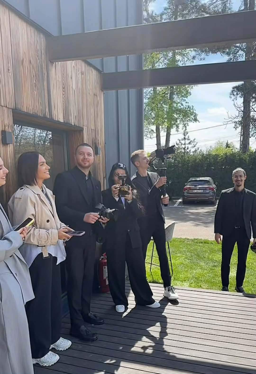 Dorian Popa și Andreea se căsătoresc astăzi. Primele imagini de la eveniment. „Avem o mână de invitați, suntem doar 90”