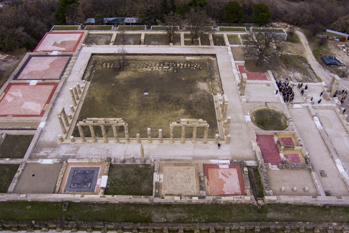 Grecia redeschide, după 16 ani de lucrări de restaurare, palatul în care Alexandru cel Mare a fost încoronat în urmă cu peste două milenii