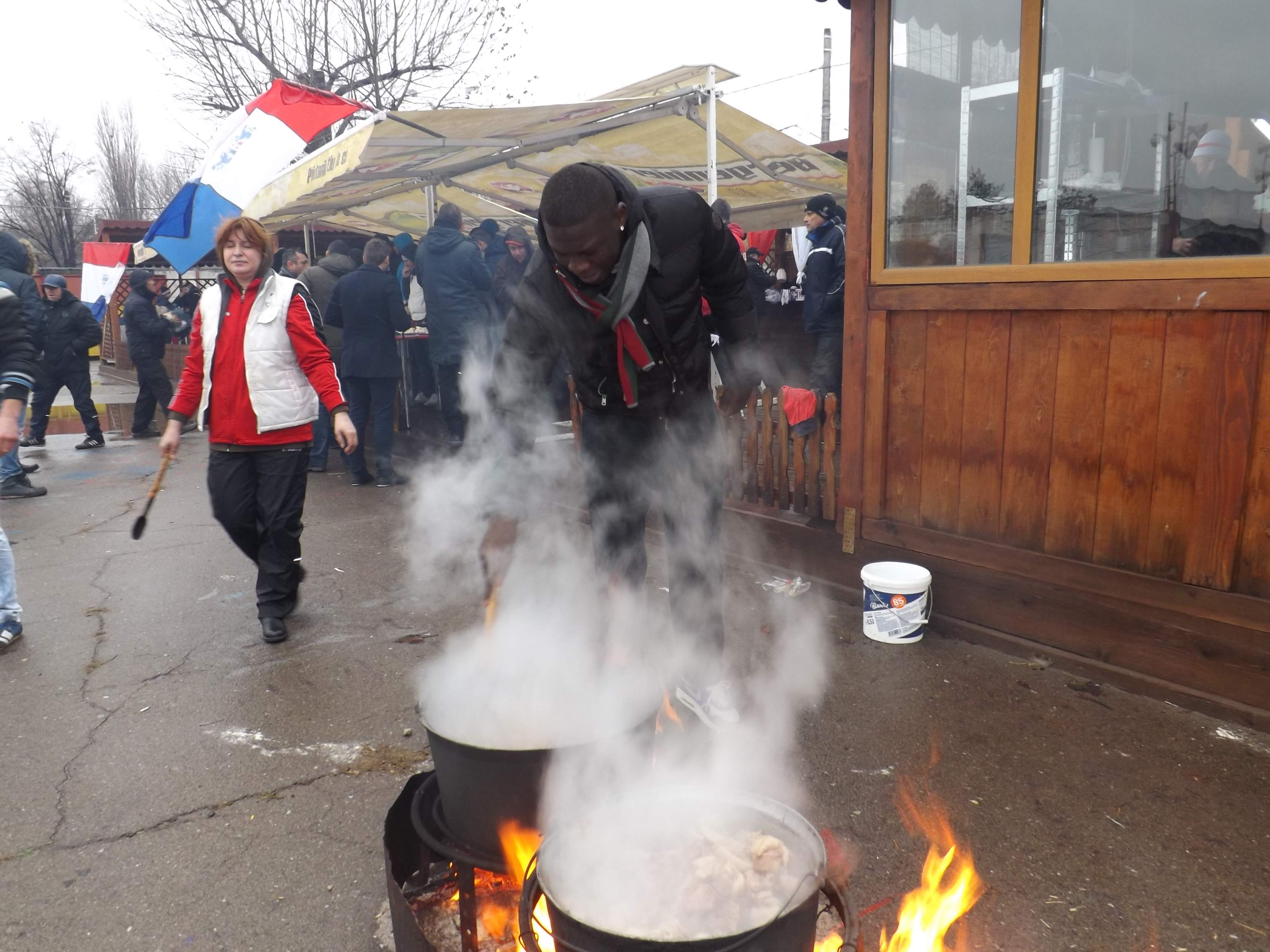 Oțelarii au tăiat porcul, dar cu atenție la siluetă! Selymes dă amenzi de 500 euro pe kilogram în plus