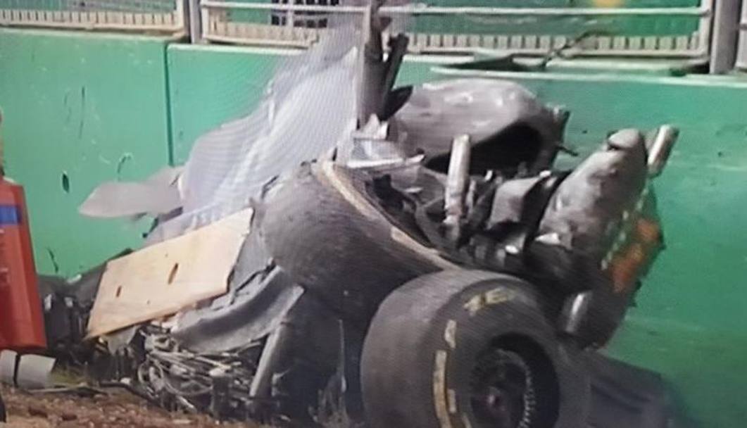Incident în Formula 1, la prima cursă a sezonului! ^La Melbourne, bolidul lui Fernando Alonso s-a făcut acordeon, la 200 km/h! / GALERIE FOTO