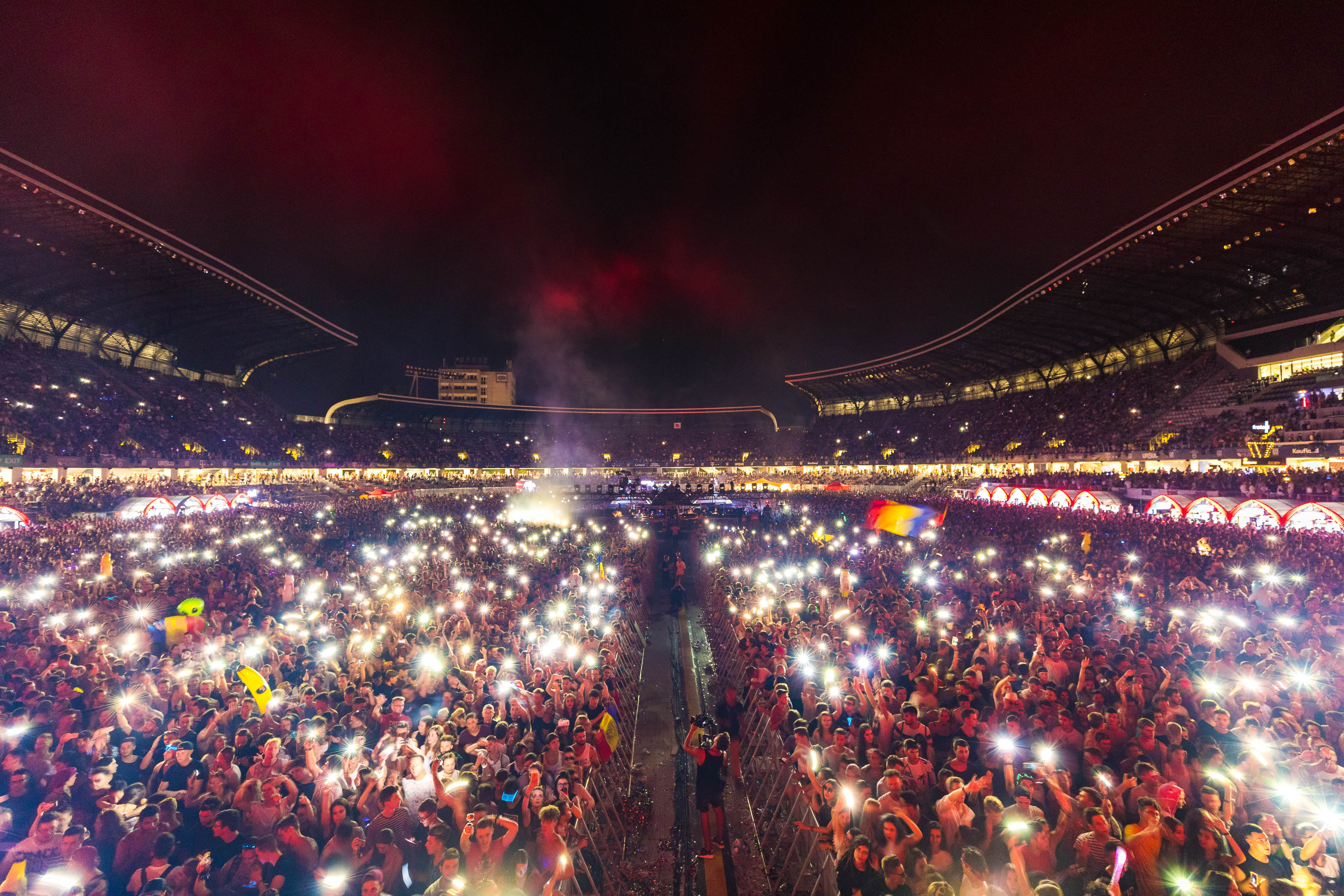 Prima zi de UNTOLD. Distracție, dar și amenzi de 14.000 de lei |  FOTO ȘI VIDEO