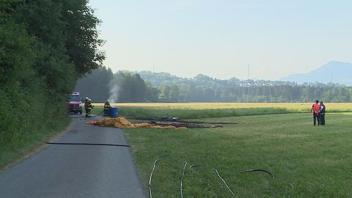 Un balon cu aer cald a luat foc și a căzut imediat după decolare, lângă o șosea din Elveția. Șapte victime, 4 femei și 3 bărbați