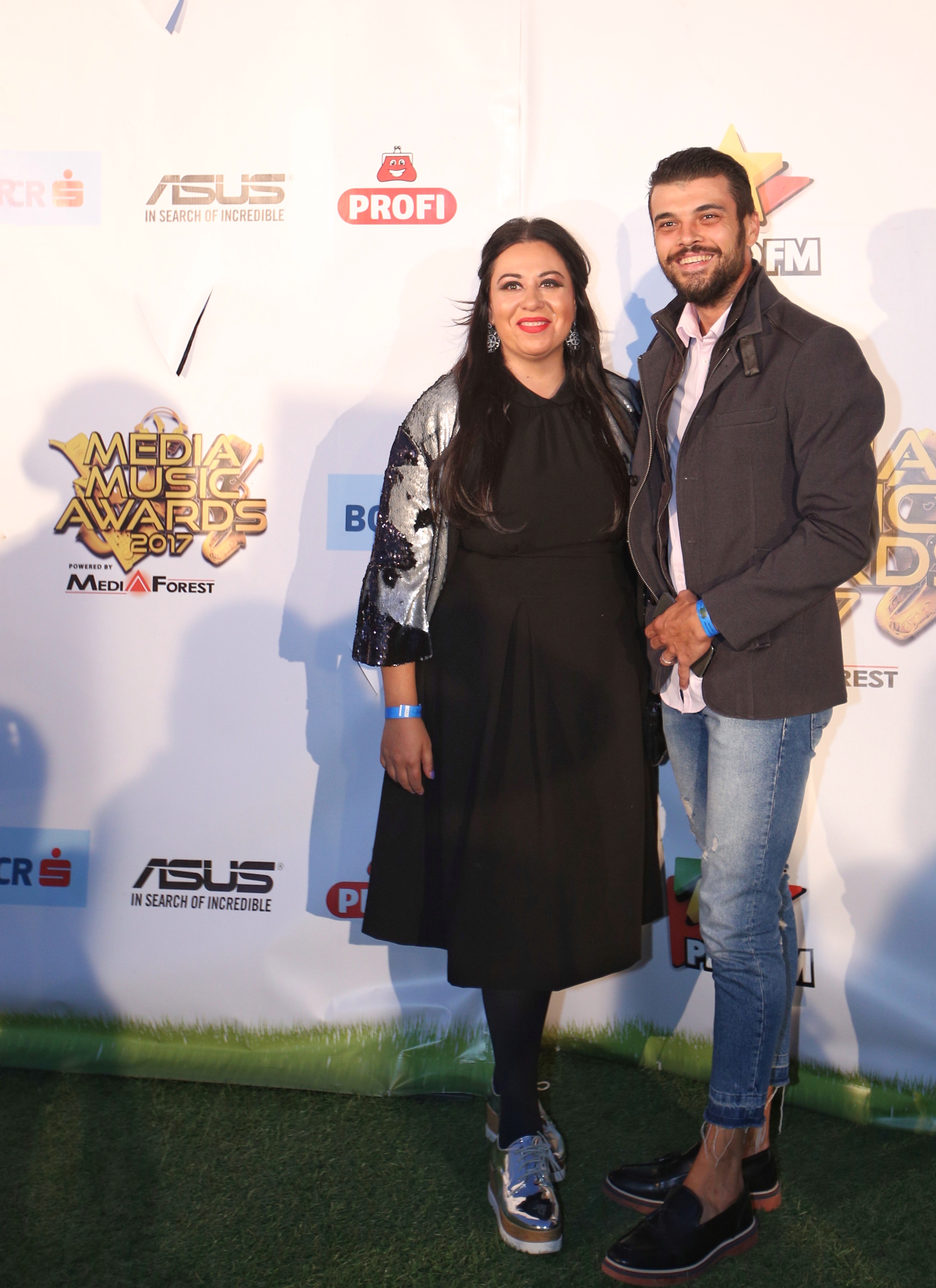 FOTO EXCLUSIV/ Media Music Awards 2017. Vedetele au strălucit în lumina reflectoarelor. Alina Eremia a întors toate privirile