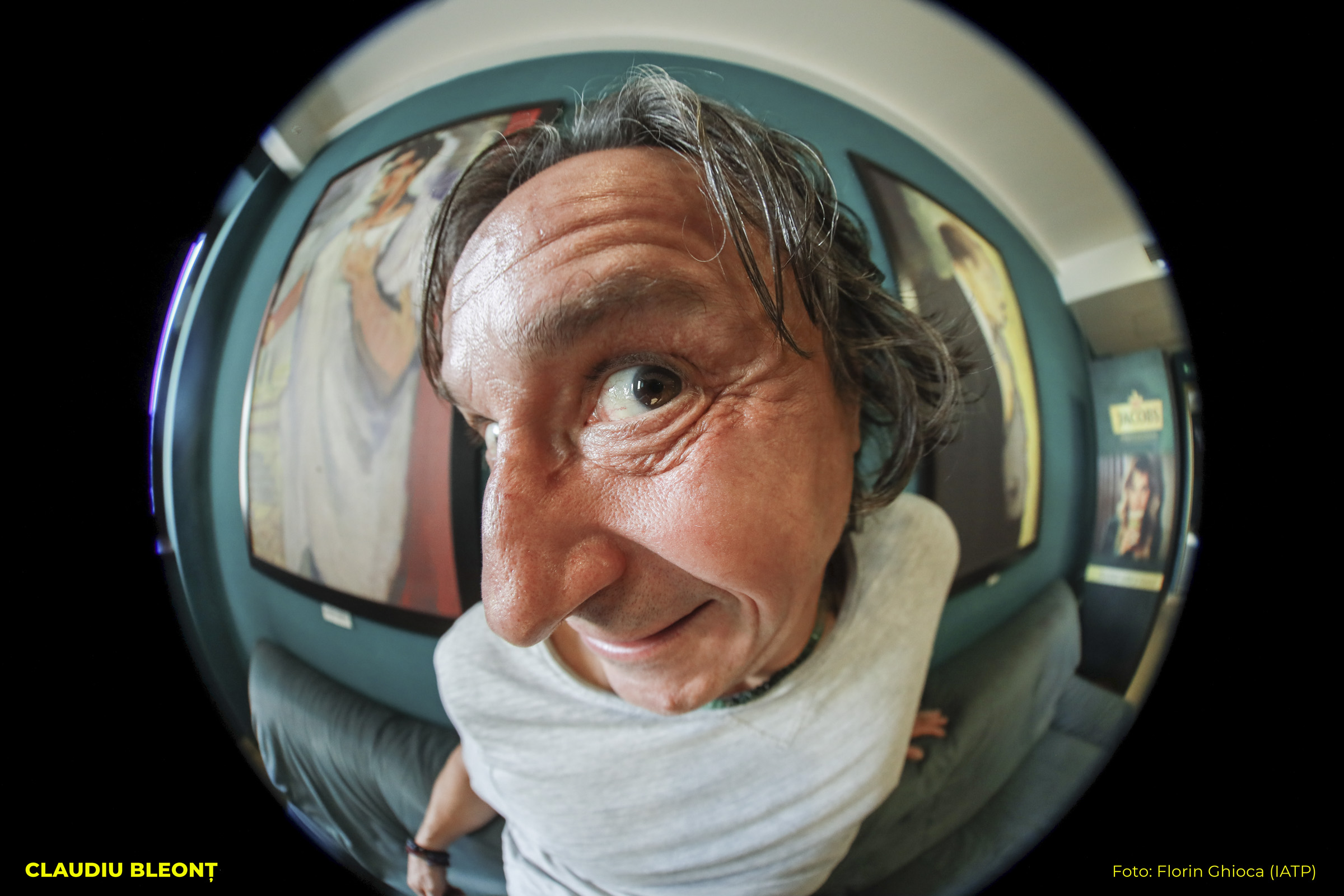 „Distorsiuni și expresii”: Fotografii haioase ale unor cunoscuți actori români, într-o inedită expoziție la Festivalul Săptămâna Comediei