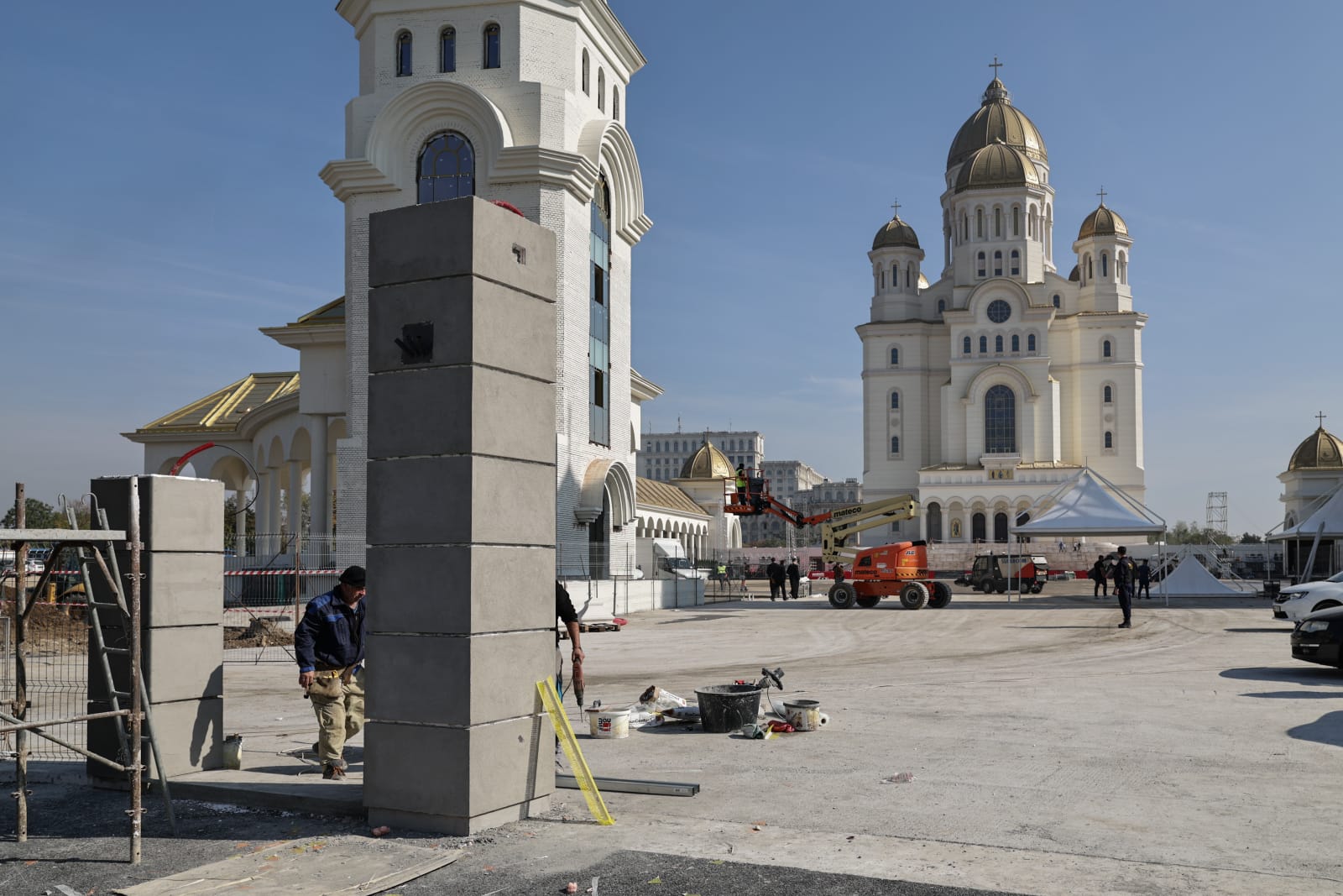 Istoria construirii Catedralei Mântuirii Neamului 