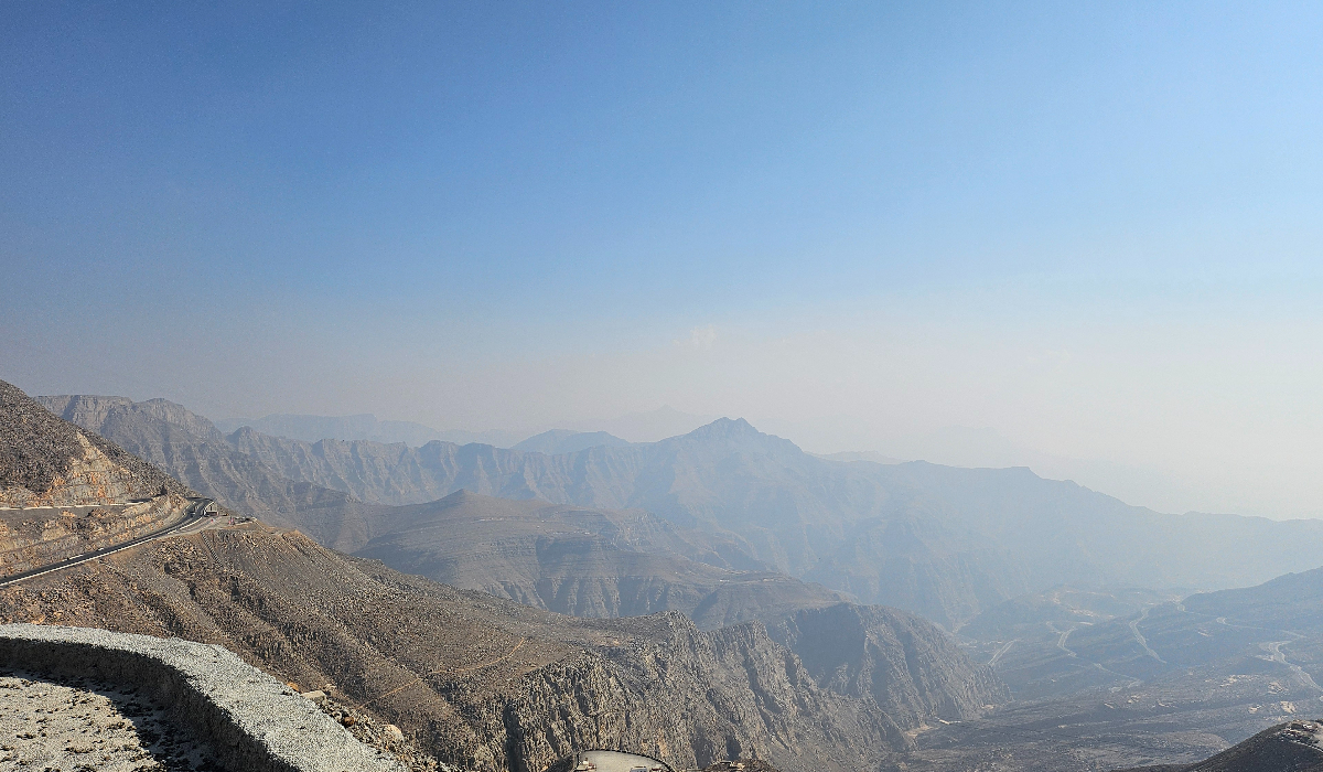 Cum arată „muntele de la marginea deșertului”: Jebel Jais, cel mai înalt vârf din Emiratele Arabe Unite și una dintre destinațiile de neratat din Ras al Khaimah