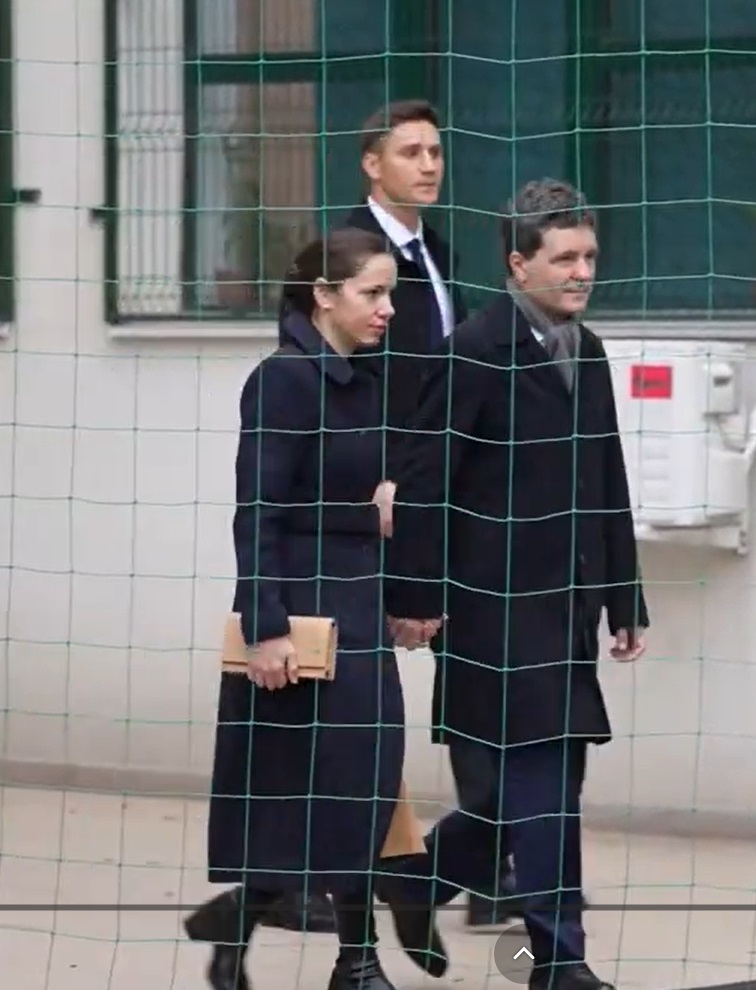 Mirabela Grădinaru, asortată din cap până în picioare la alegerile pentru Primăria București. Cum s-a îmbrăcat prima-doamnă