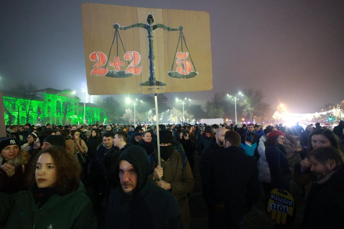 Generația Z, printre cei 4.000 de oameni prezenți în București la protestul pentru reformă în Justiție