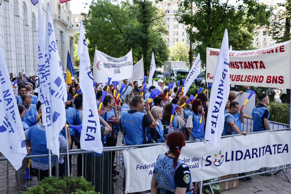 Sindicatele critică măsurile fiscale: „E ca și cum ospătarul îți aduce ciorba și apoi ți-o ia înapoi”