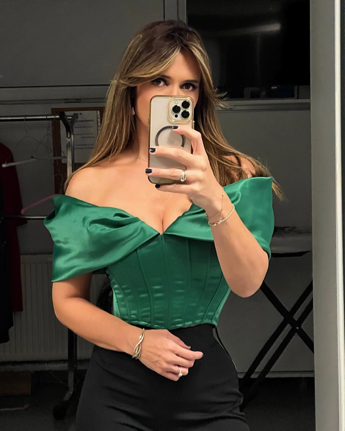 Imagini cu Magda Pălimariu de când a revenit la Știrile Pro TV, la rubrica „Vremea”. Cum arată după 2 ani în care a stat departe de micul ecran