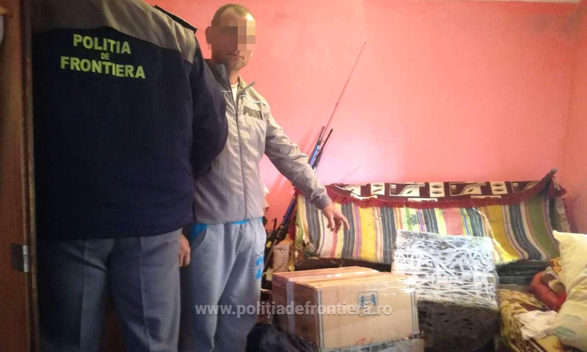 Botoșănean prins de polițiștii de frontieră în timp ce ardea țigări de contrabandă (VIDEO)