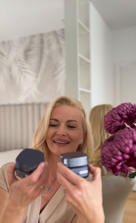 Imagini din casa în care Mihai Petre și Elwira s-au mutat. Detaliul din living care a atras atenția
