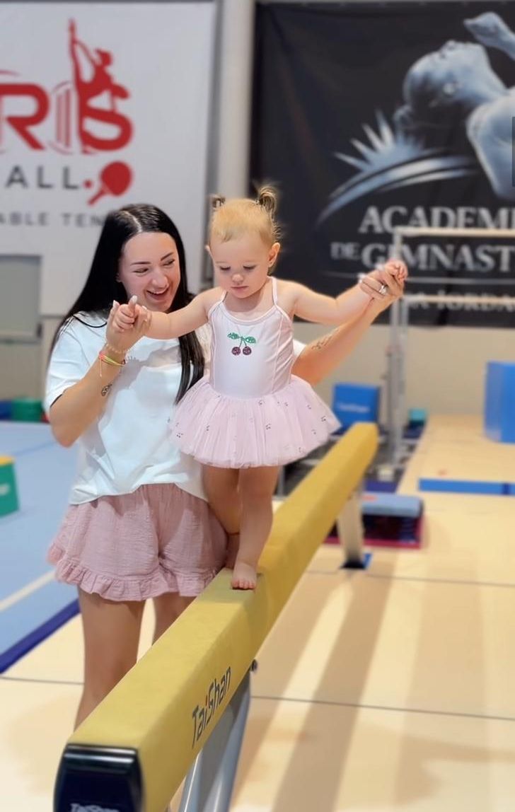 Larisa Iordache, imagini adorabile cu fiica ei pe bârnă: „Pas cu pas, descoperim bucuria mișcării”