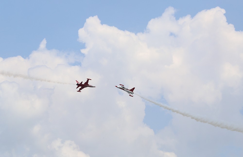 UPDATE. Programul BIAS 2018. Ce se întâmplă la show-ul aviatic cu 150 de aeronave şi peste 100 de piloţi şi paraşutişti din 13 ţări / FOTO&VIDEO