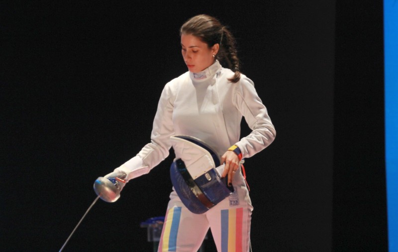 Simona Pop și Tibi Dolniceanu sunt campionii României la spadă, respectiv la sabie / FOTO