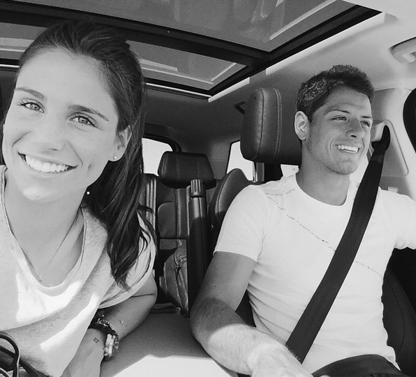 Ce gropițe are fata, pe Chicharito l-a dat gata! Ea este iubita eroului de la Real Madrid. Află cum l-a ”pasat” pe Cristiano Ronaldo / GALERIE FOTO HOT