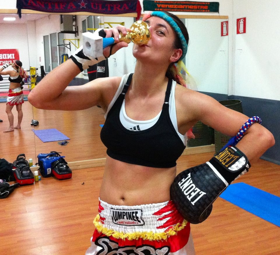 ITALIA - ROMÂNIA! SportNews.ro a descoperit la Bologna un Rocky la feminin! ^S-a apucat de karate, după ce a fost bătută de tatăl său