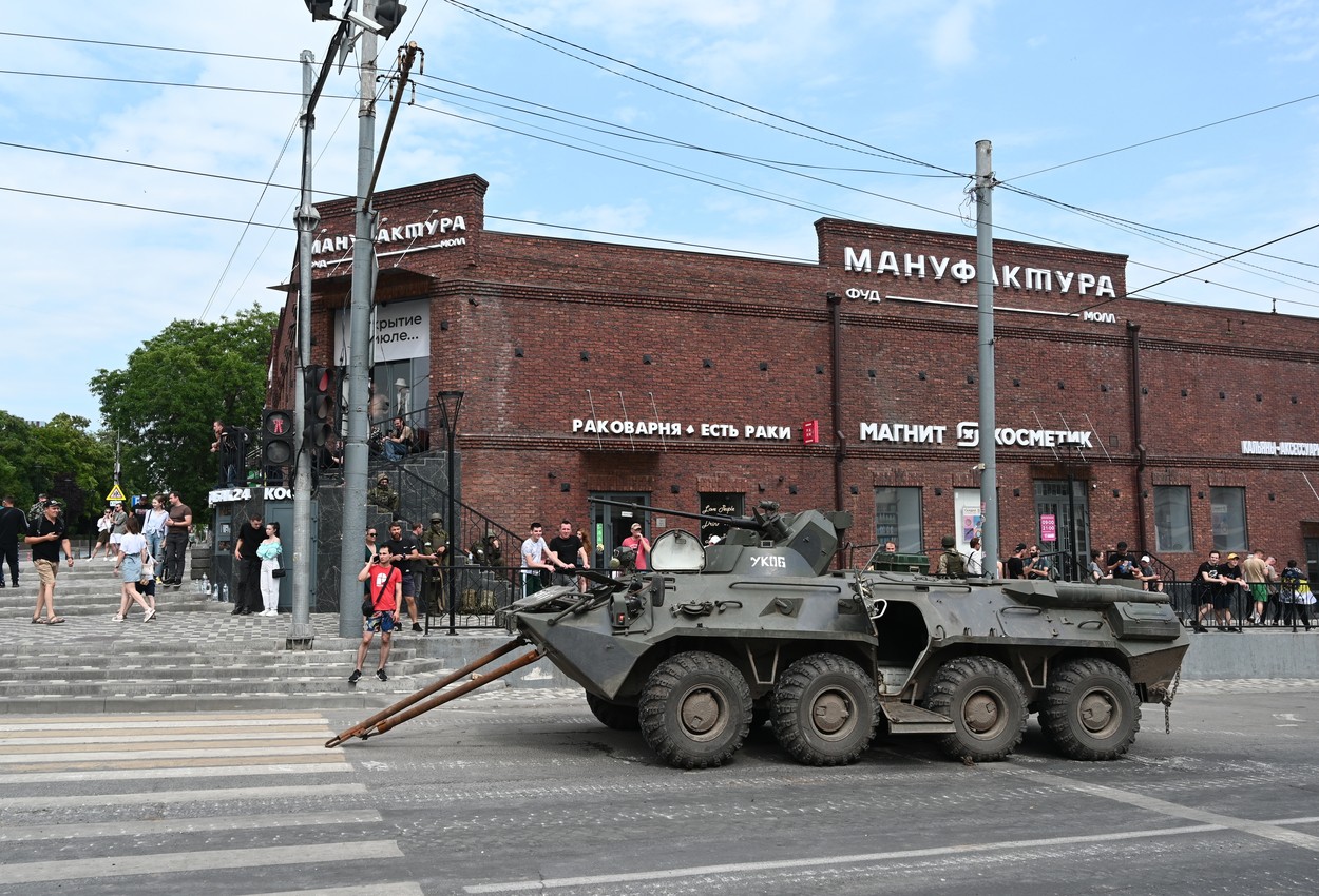 IMAGINI NEAȘTEPTATE. Rebeliunea lui Prigojin a provocat un șoc rușilor, care s-au trezit cu războiul la ușă. „M-am gândit cum trăiesc ucrainenii așa, de peste un an”