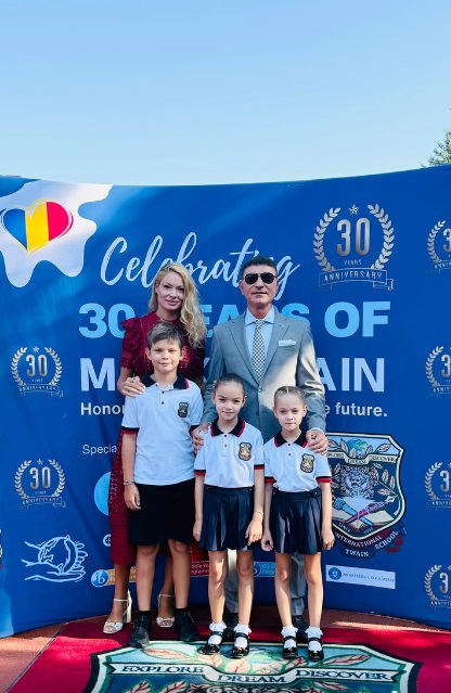 Imagini rare cu cei nouă copii ai lui Cristi Borcea. Valentina Pelinel, mesaj emoționant despre familia numeroasă