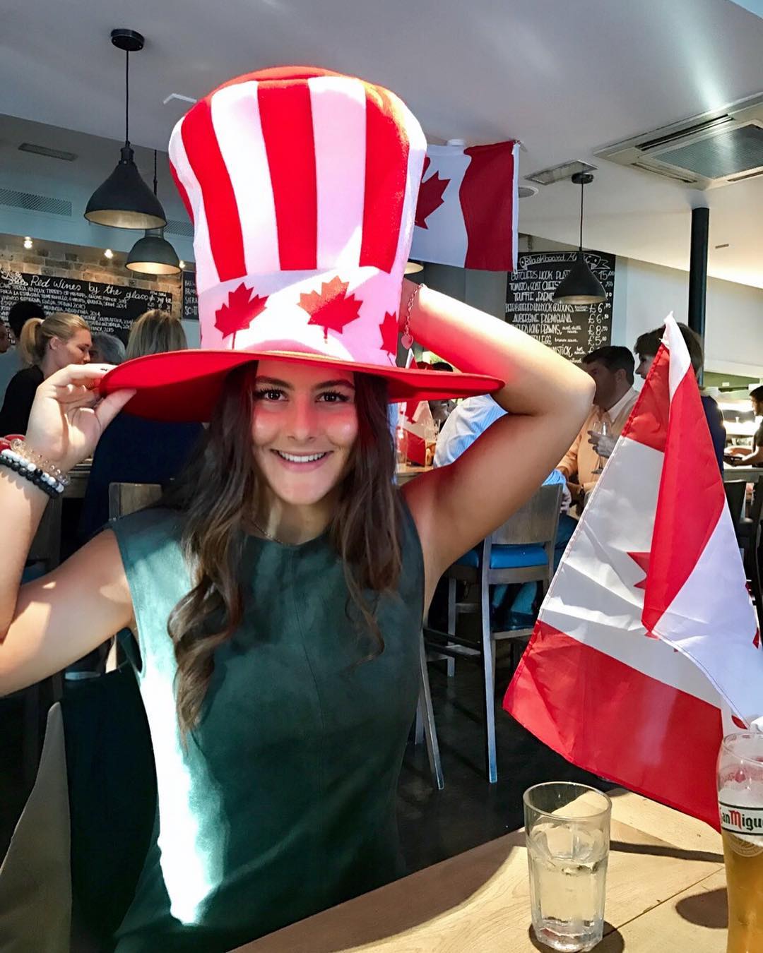 Cine este Bianca Andreescu. Jucătoarea canadiană de origine română a început să joace tenis la Pitești
