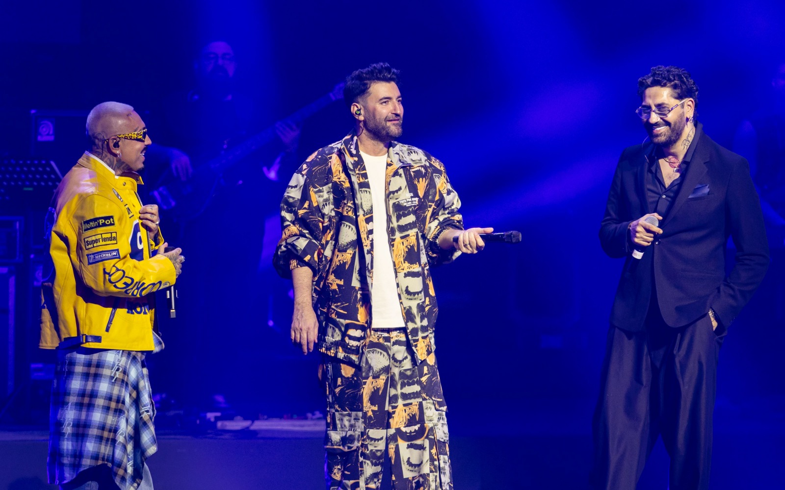 Mircea Badea, atac la adresa lui Smiley după ce artistul și-a anunțat concertul la Cernavodă în plină criză energetică: „Cu vocea aia e cântăreț?”