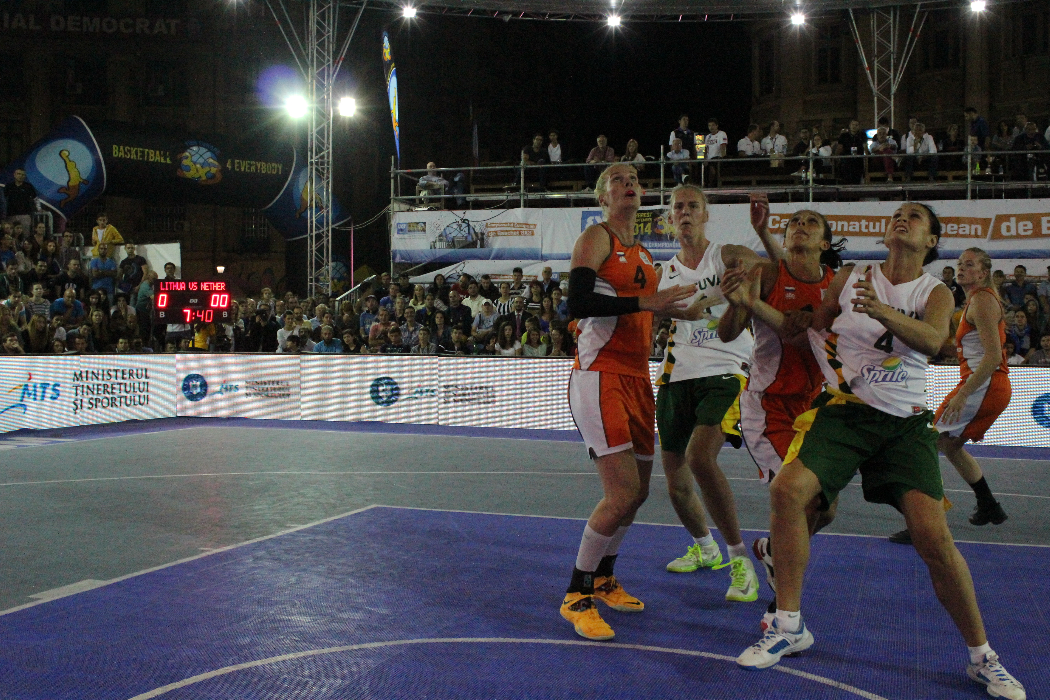 GALERIE FOTO & VIDEO / România joacă astăzi în semifinalele CE de baschet 3x3