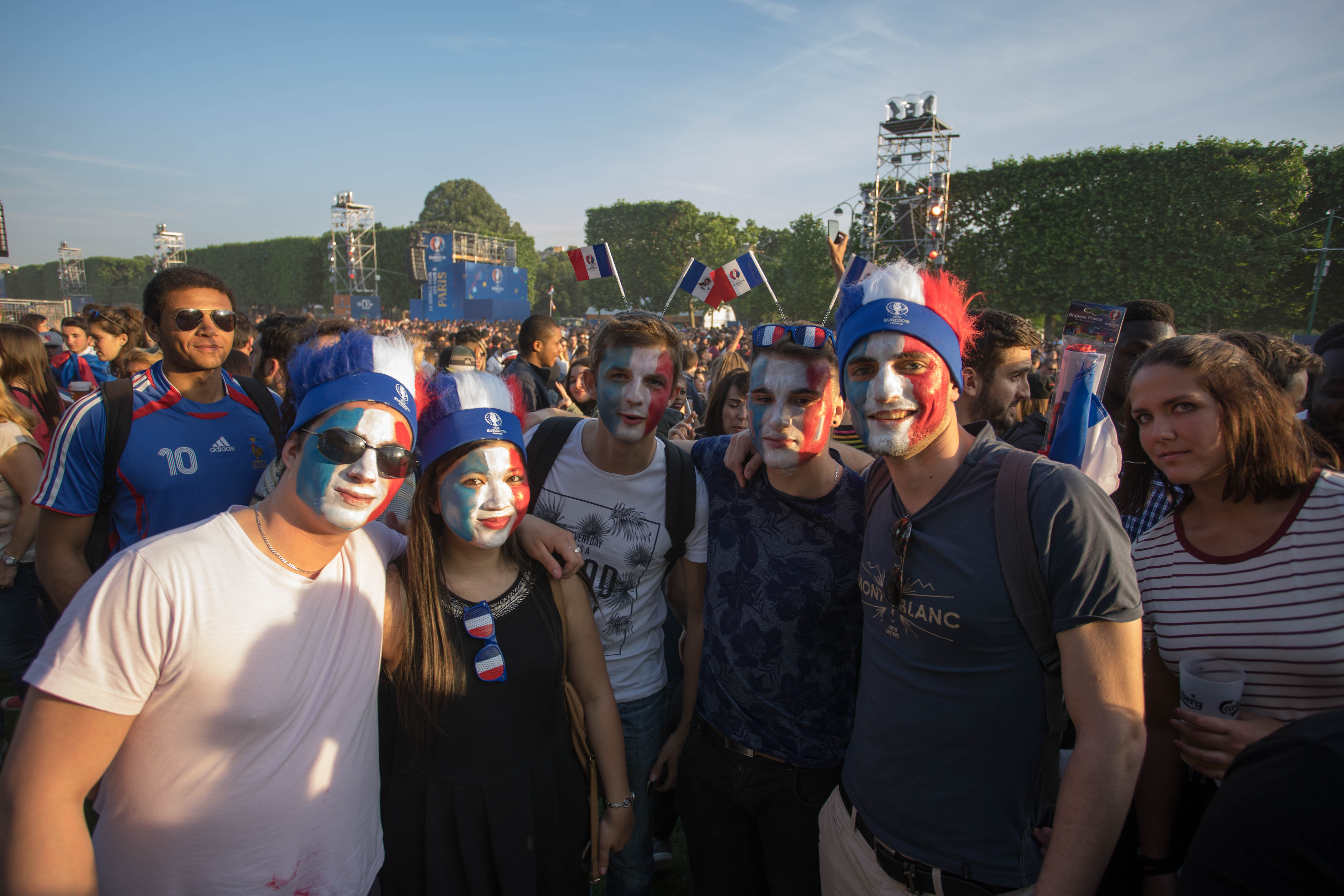 Euro 2016. ”Libertatea” a fost la fan-zonul uriaș din Paris, deschis cu un concert David Guetta, în prezența a zeci de mii de oameni. Securitate strictă / GALERIE FOTO și VIDEO