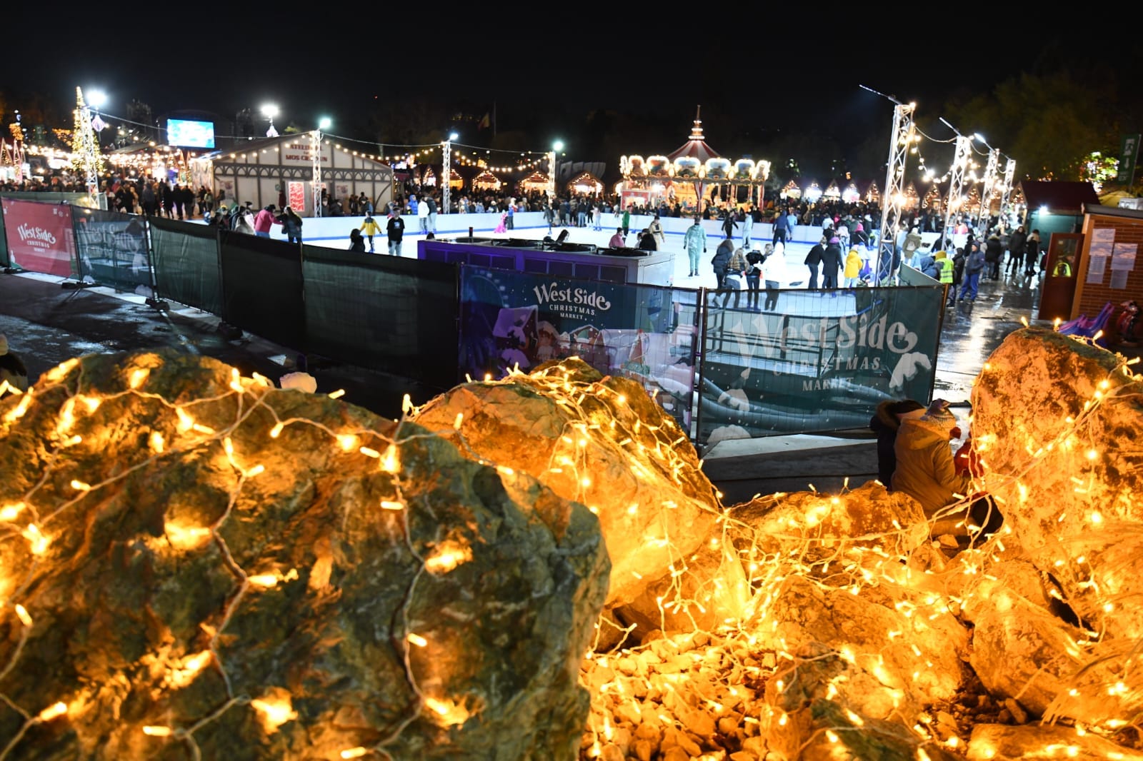 FOTO. A treia ediție a „West Side Christmas Market” e în plină desfășurare. Care sunt principalele atracții ale târgului din Parcul Drumul Taberei
