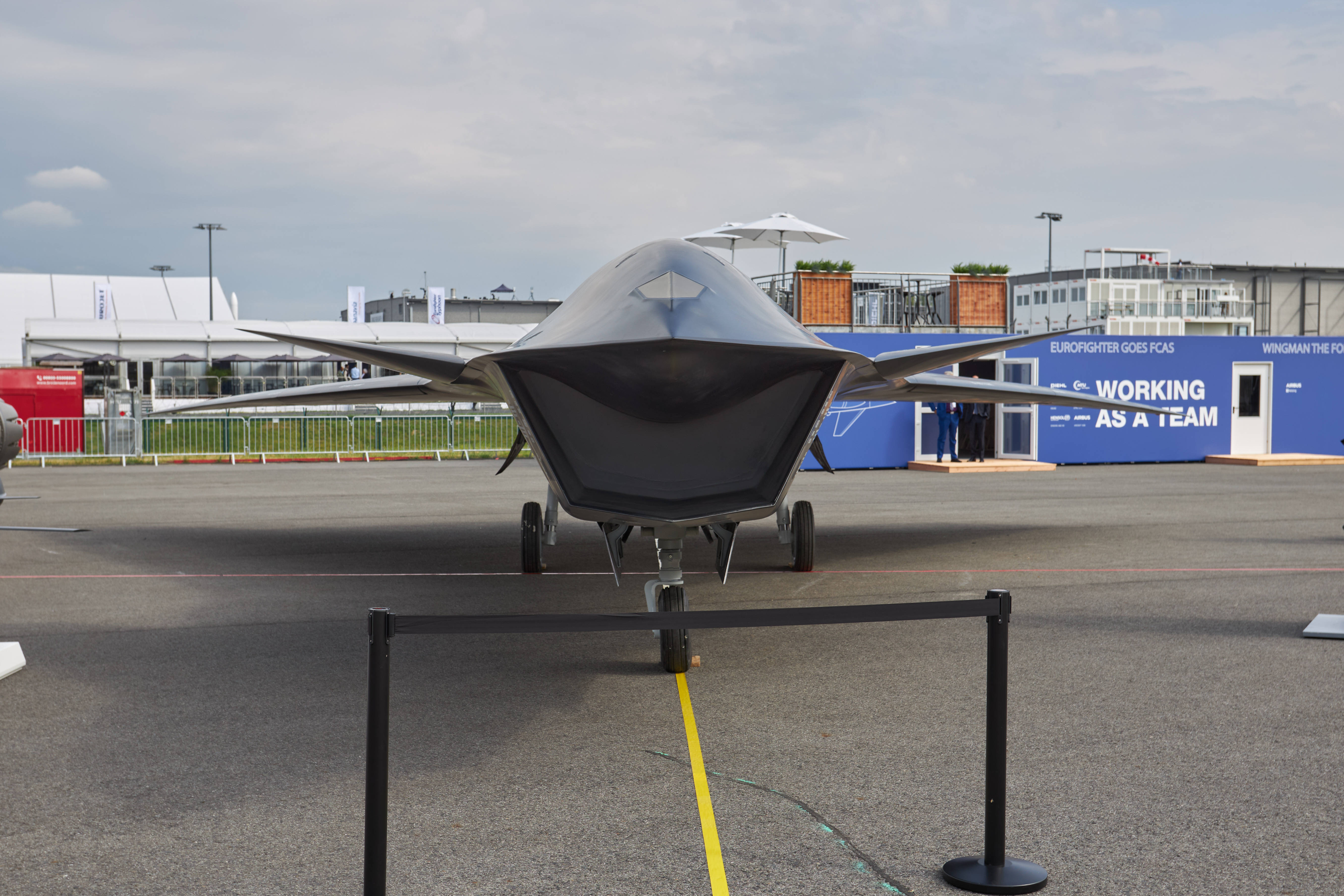 Airbus a prezentat noua dronă de luptă Wingman la o expoziție aerospațială de la Berlin