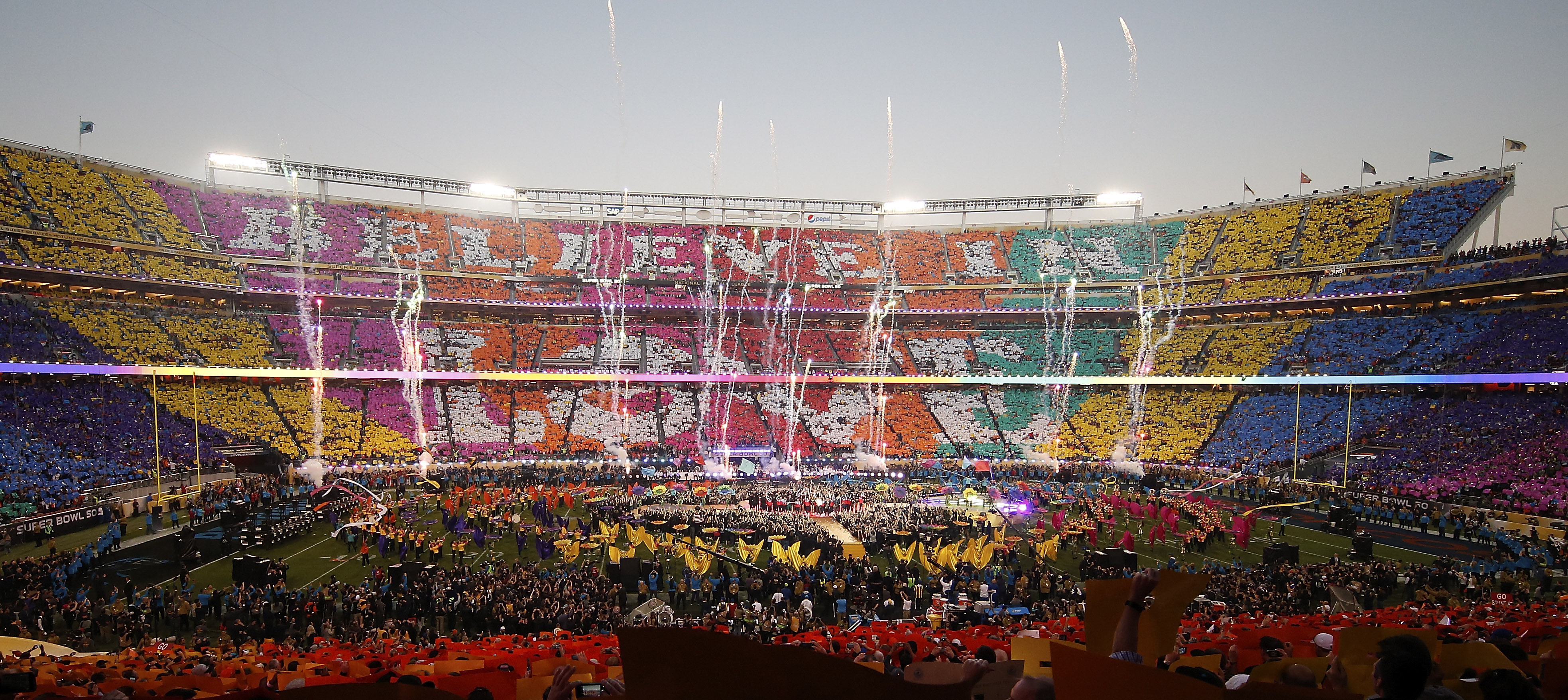 Denver Broncos a câștigat Super Bowl 50, ^după o finală de vis cu Carolina Panthers / GALERIE FOTO&VIDEO