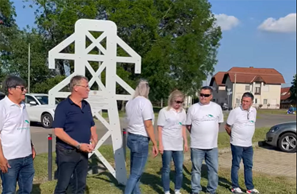 Választás 2024 - Az elbontott kozármislenyi oszlopokra emlékező oszlopszobor esete a dibond lemezzel - Hogy mivel???