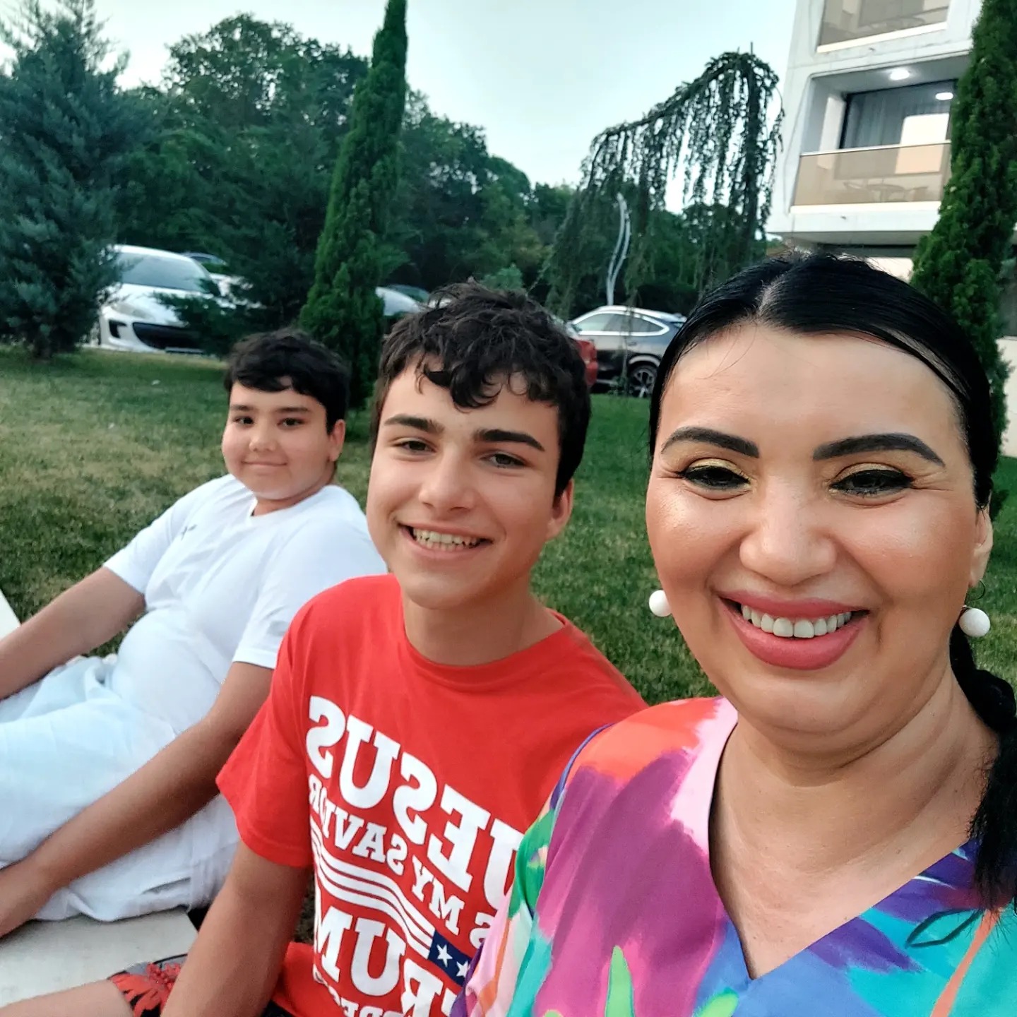 Imagine rară cu Adriana Bahmuțeanu și băieții ei. Eduard și Maximus locuiesc cu Silviu Prigoană, tatăl lor
