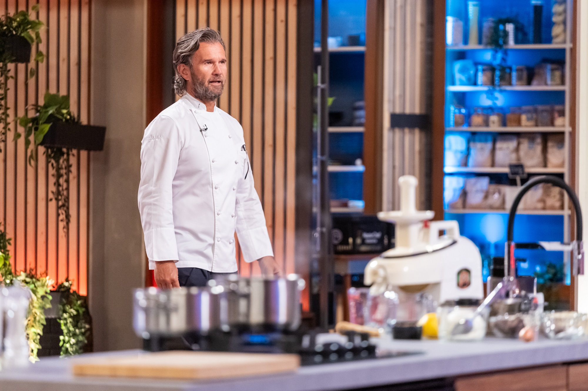 Carlo Cracco, unul dintre cei mai cunoscuți chefi din lume, test pentru semifinaliștii MasterChef 2024. Cine sunt concurenții rămași în show