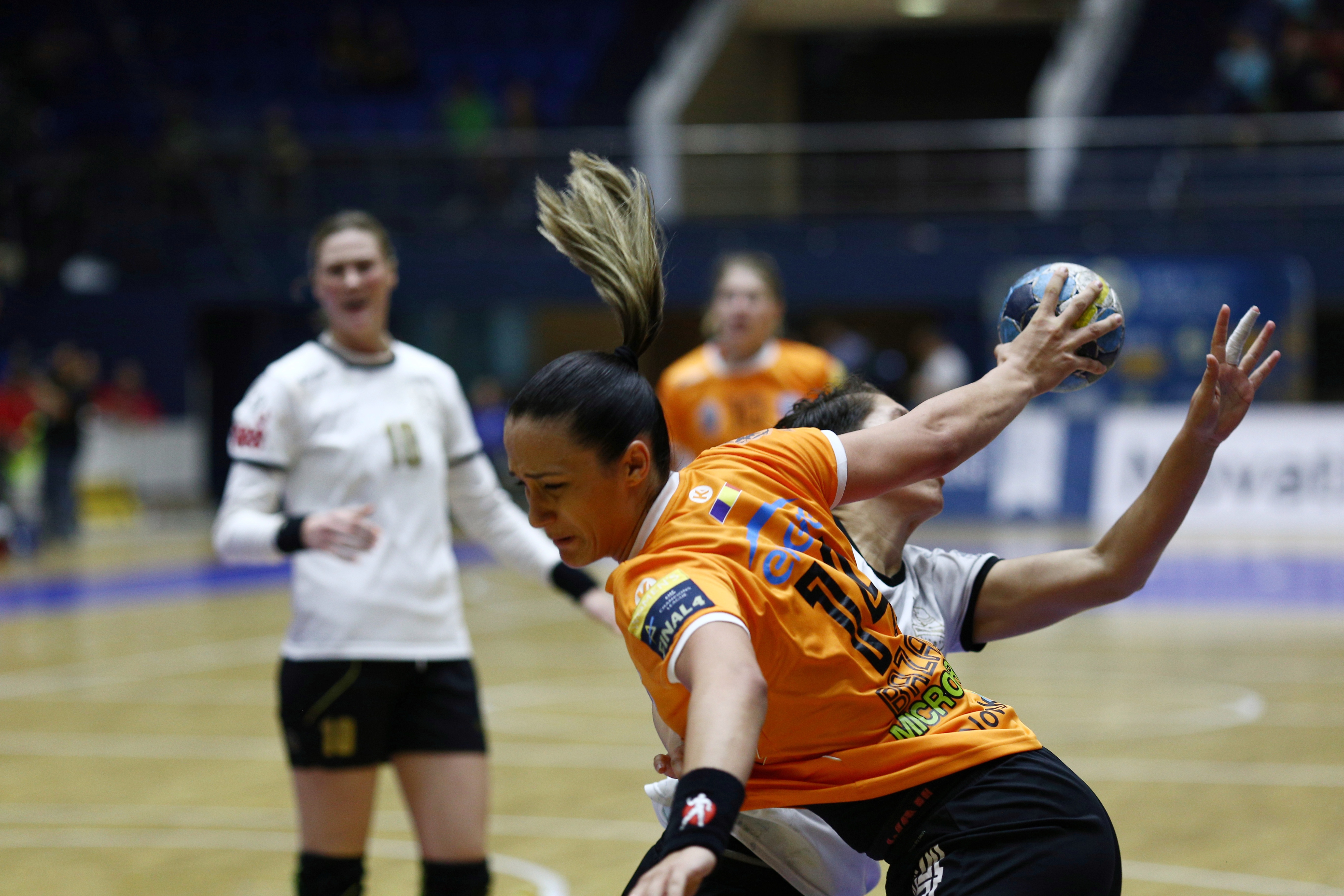 Petrecerea de titlu a handbalistelor CSM București. Au primit medaliile de campioane ale Ligii Naționale de handbal feminin