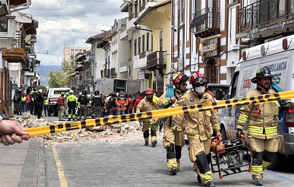 Cutremur puternic în Ecuador. Cel puţin 15 oameni au murit. Autoritățile se tem că sunt victime sub clădirile prăbușite