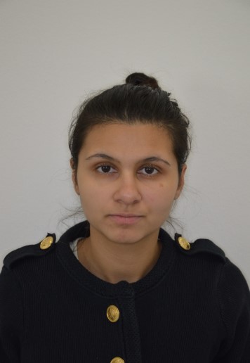 Ghicitoarea Mariana a păcălit o femeie să-i dea 730.000 de euro cash, după ce i-a prezis moartea. Acum e căutată în toată Europa