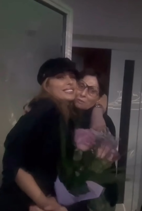 Iulia Vântur a petrecut Paștele fără Salman Khan. Unde era actorul în timp ce vedeta s-a reunit cu familia ei din România